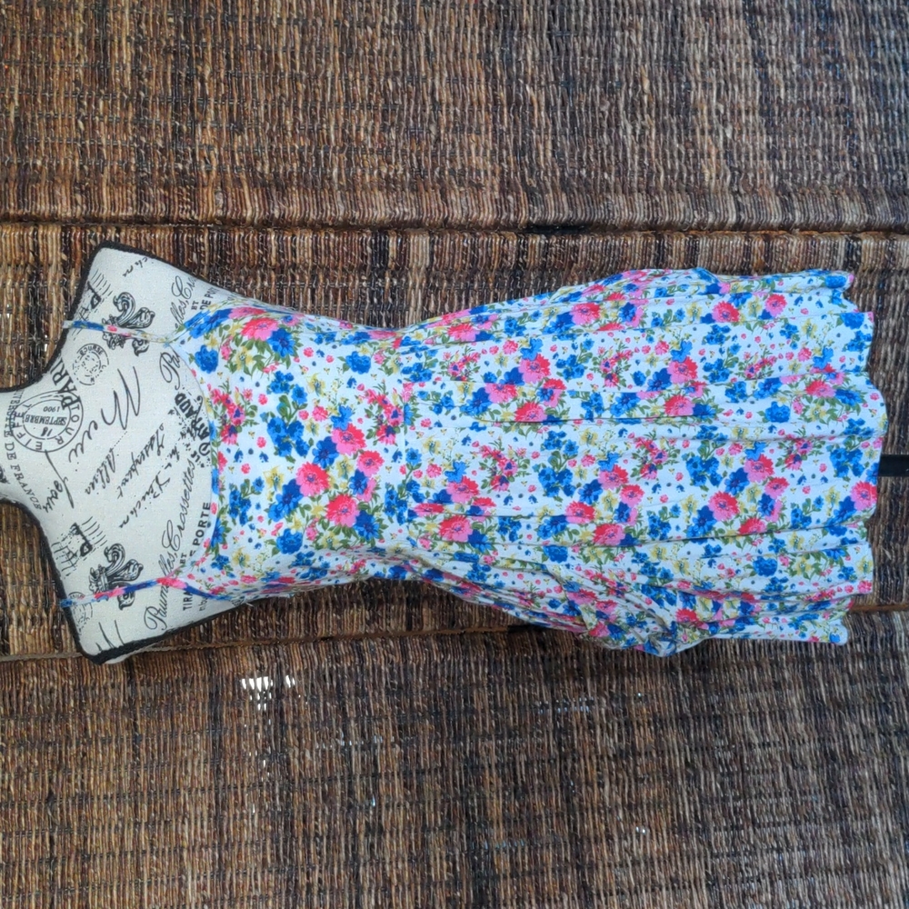 Floral sundress with pockets